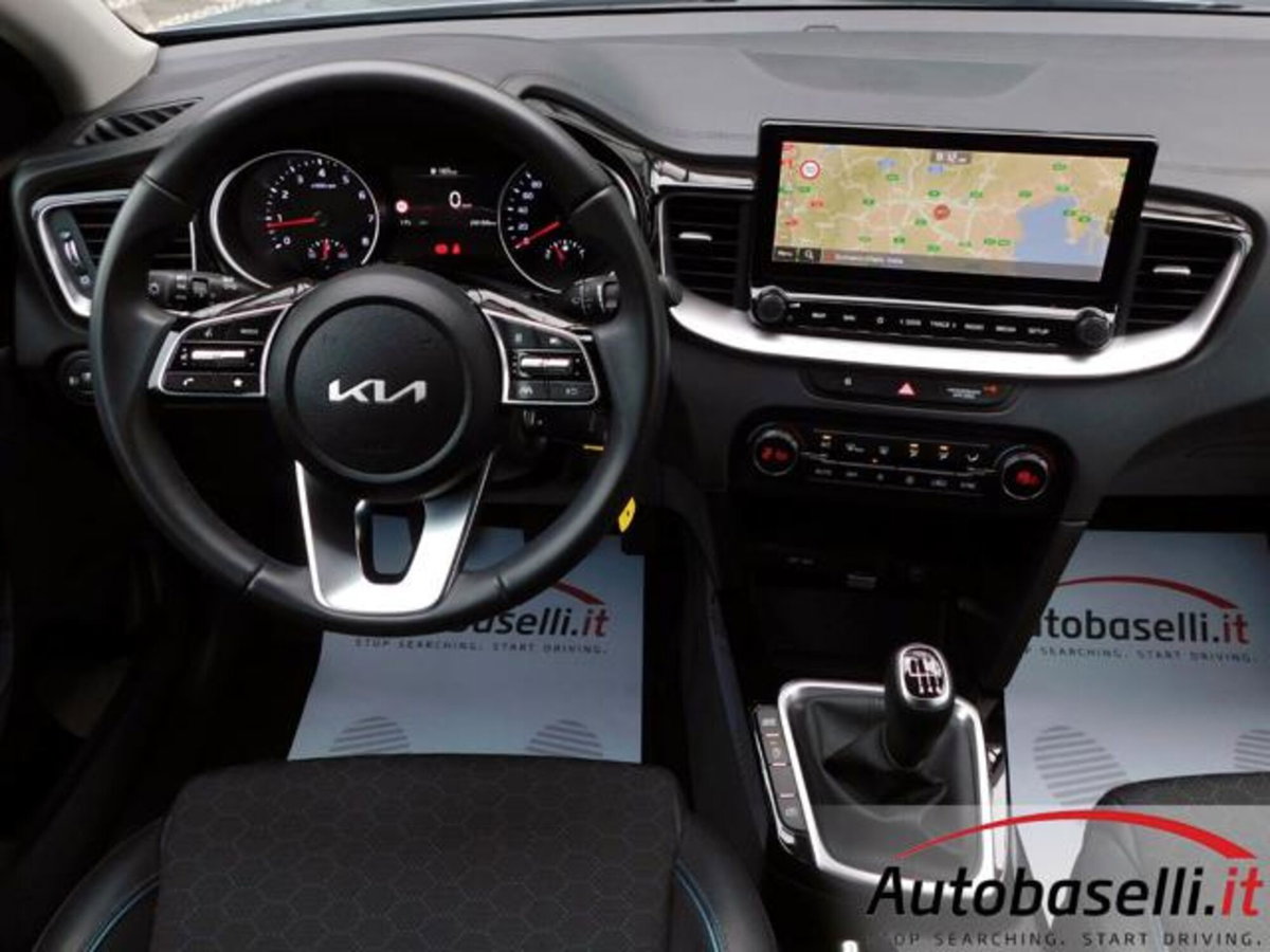 Kia XCeed 1.5 t-gdi mhev Business 140cv mt (11)