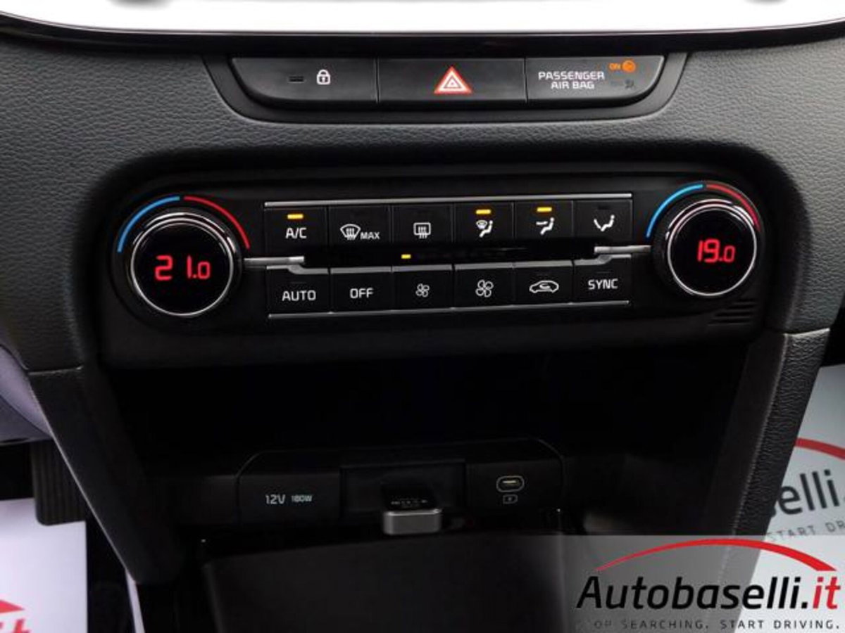 Kia XCeed 1.5 t-gdi mhev Business 140cv mt (14)
