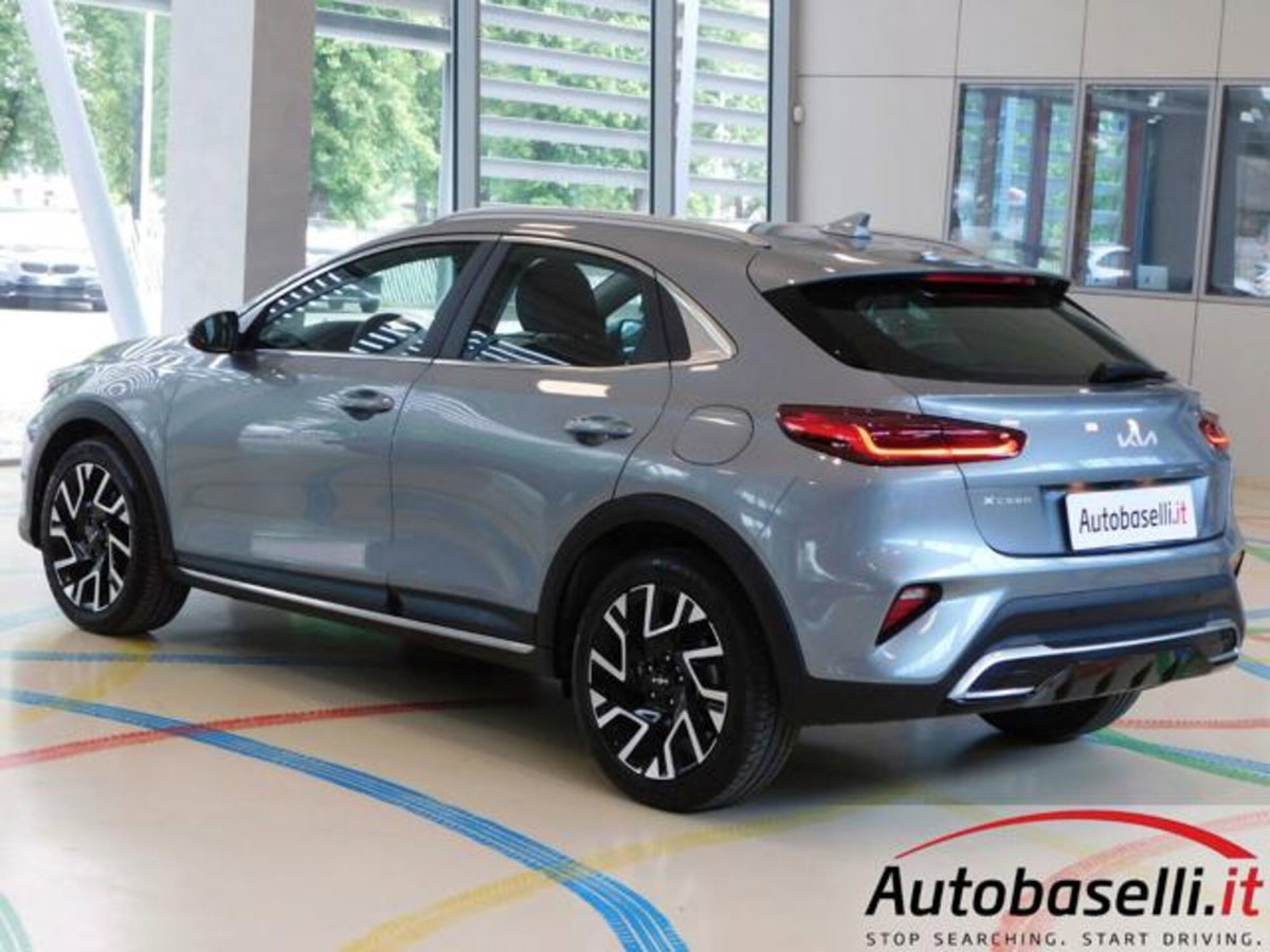 Kia XCeed 1.5 t-gdi mhev Business 140cv mt (3)