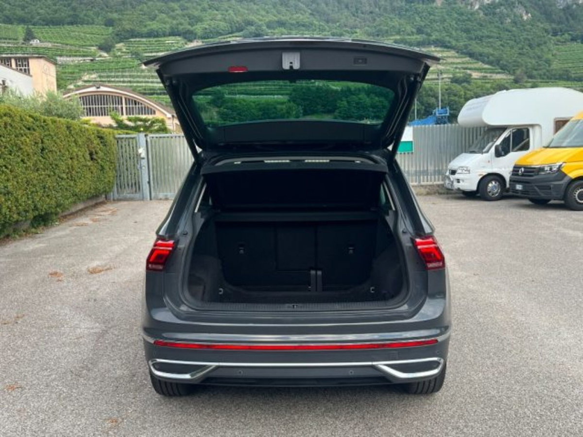 Volkswagen Tiguan 2.0 TDI 150 CV SCR DSG 4MOTION Elegance (12)