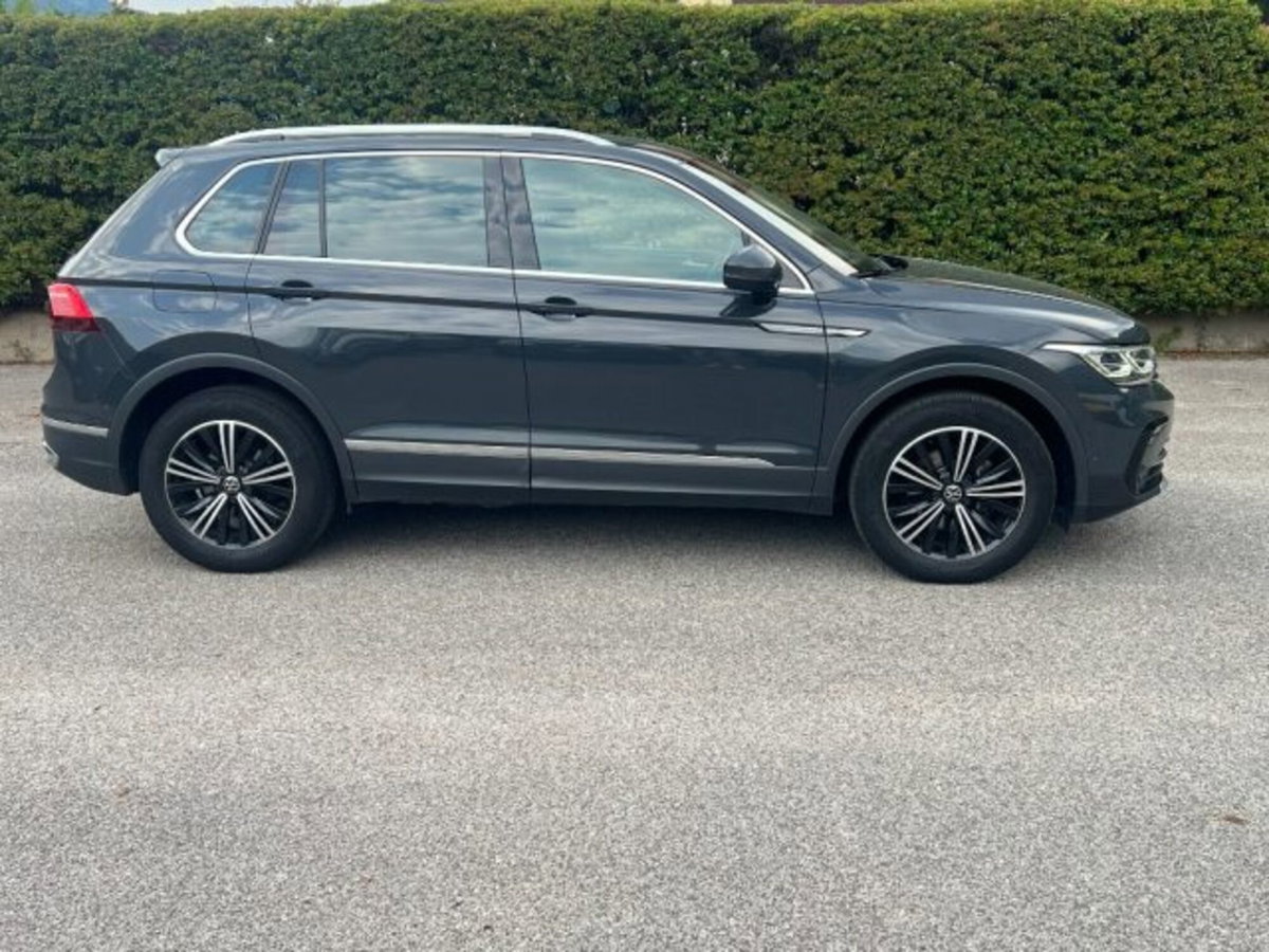 Volkswagen Tiguan 2.0 TDI 150 CV SCR DSG 4MOTION Elegance (3)