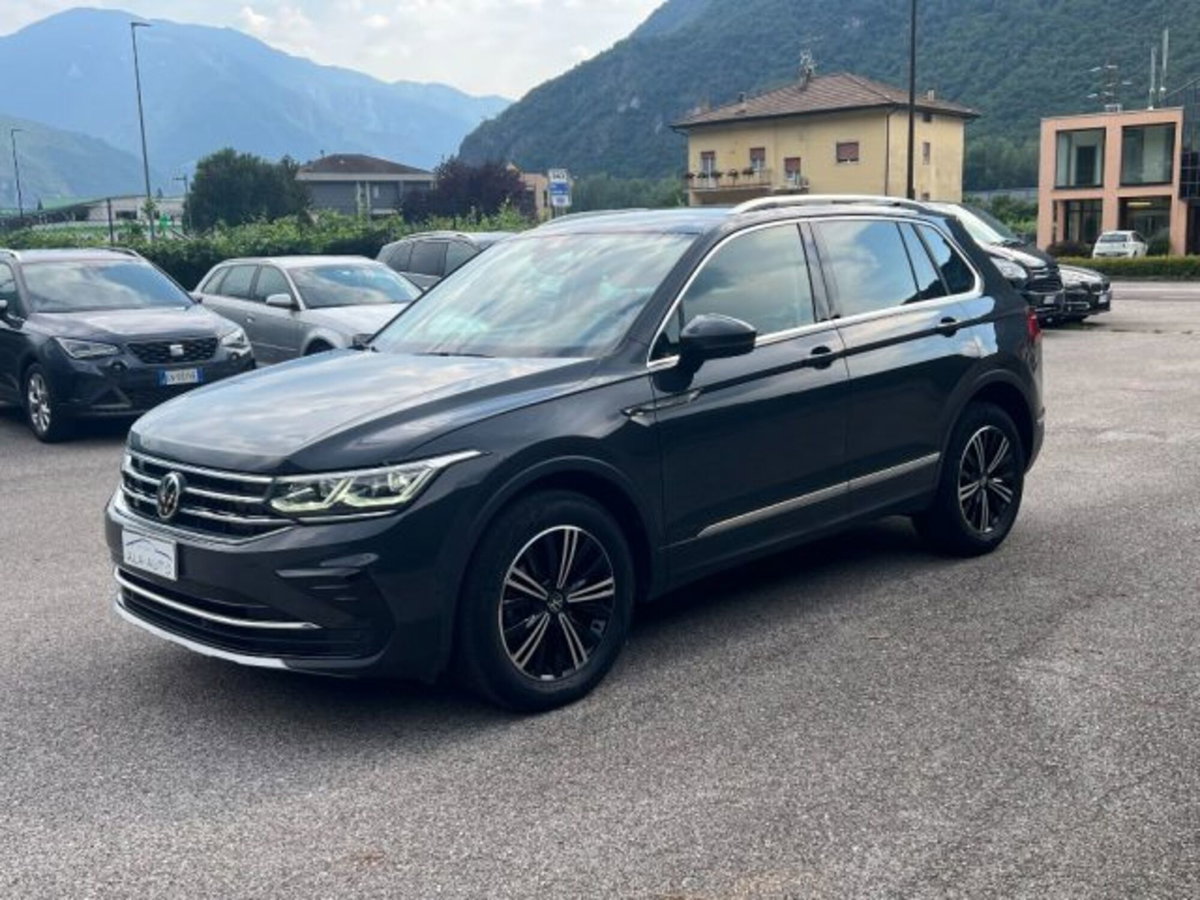 Volkswagen Tiguan 2.0 TDI 150 CV SCR DSG 4MOTION Elegance (8)