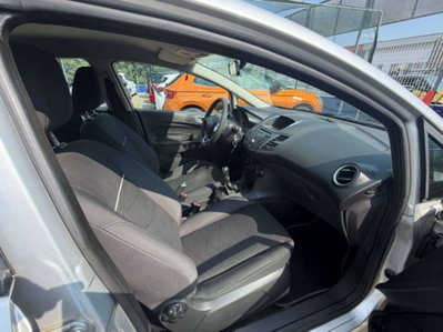 Ford Fiesta 1.4 5p. Bz.- GPL Titanium (4)