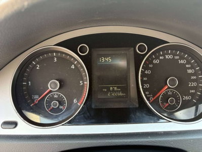 Volkswagen Passat Variant 2.0 TDI DPF 4mot. Business (9)