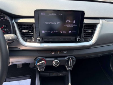 Kia Stonic 1.2 mpi Style gpl 82cv (11)