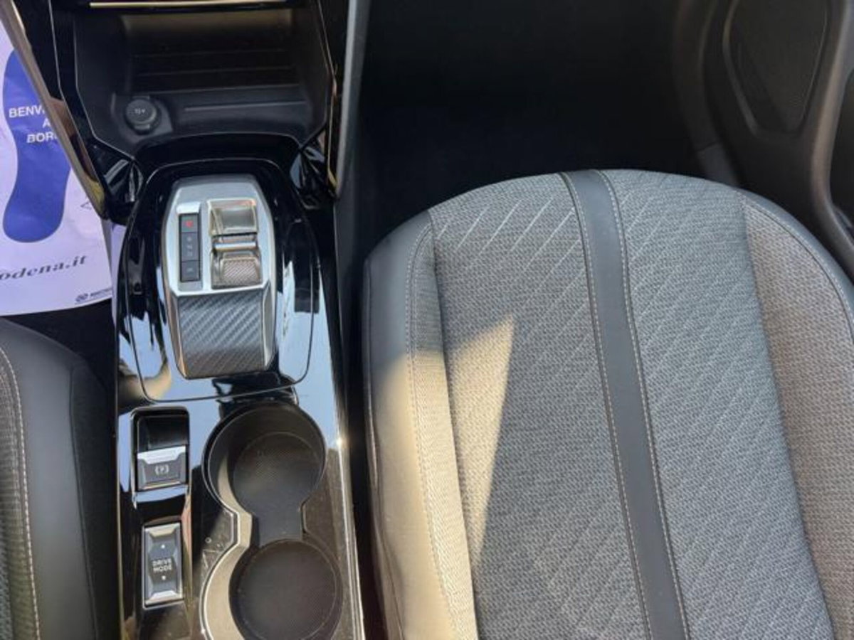 Peugeot 2008 1.2 hybrid Allure 145cv e-dcs6 (12)