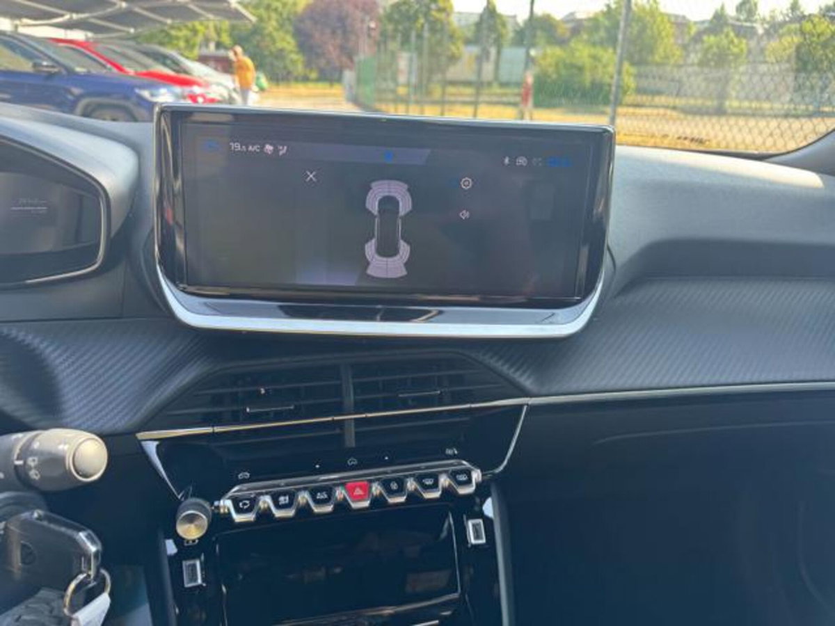 Peugeot 2008 1.2 hybrid Allure 145cv e-dcs6 (14)