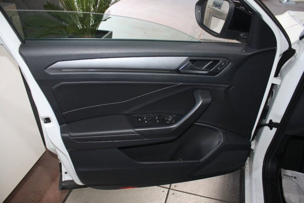 Volkswagen T-Roc 1.0 TSI Style (10)