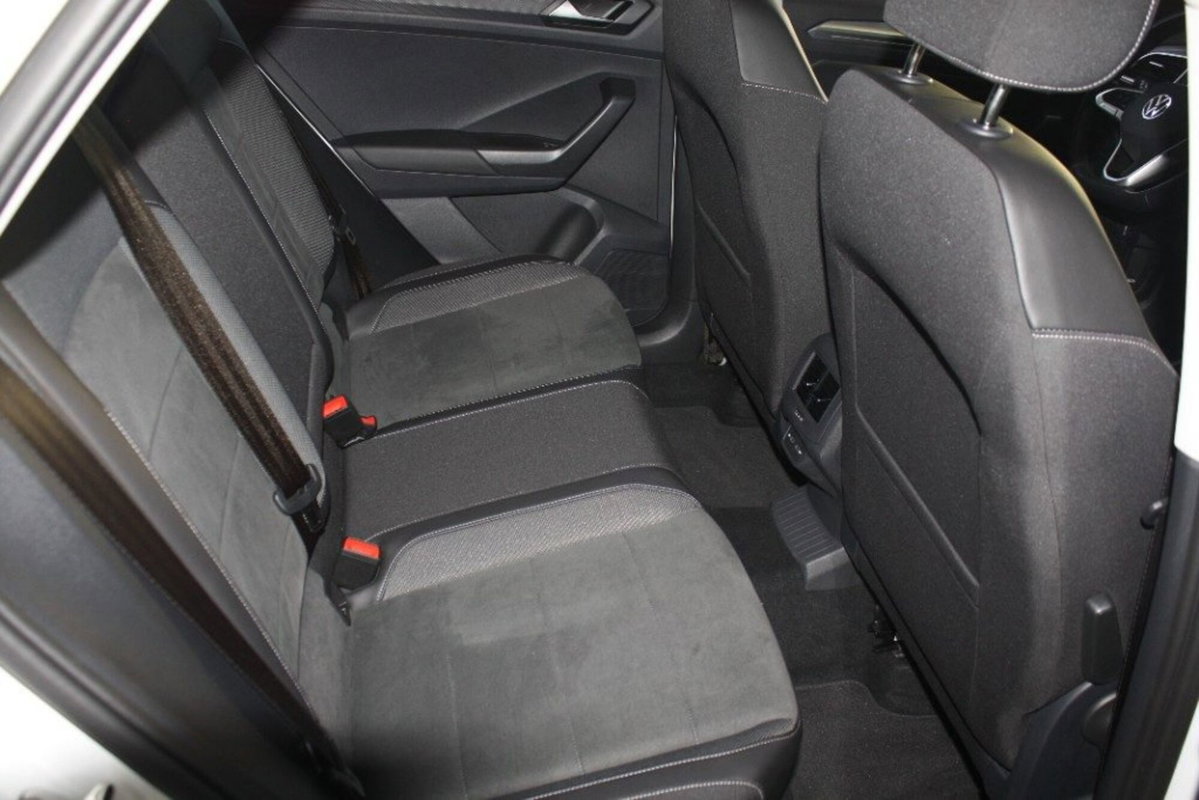 Volkswagen T-Roc 1.0 TSI Style (9)