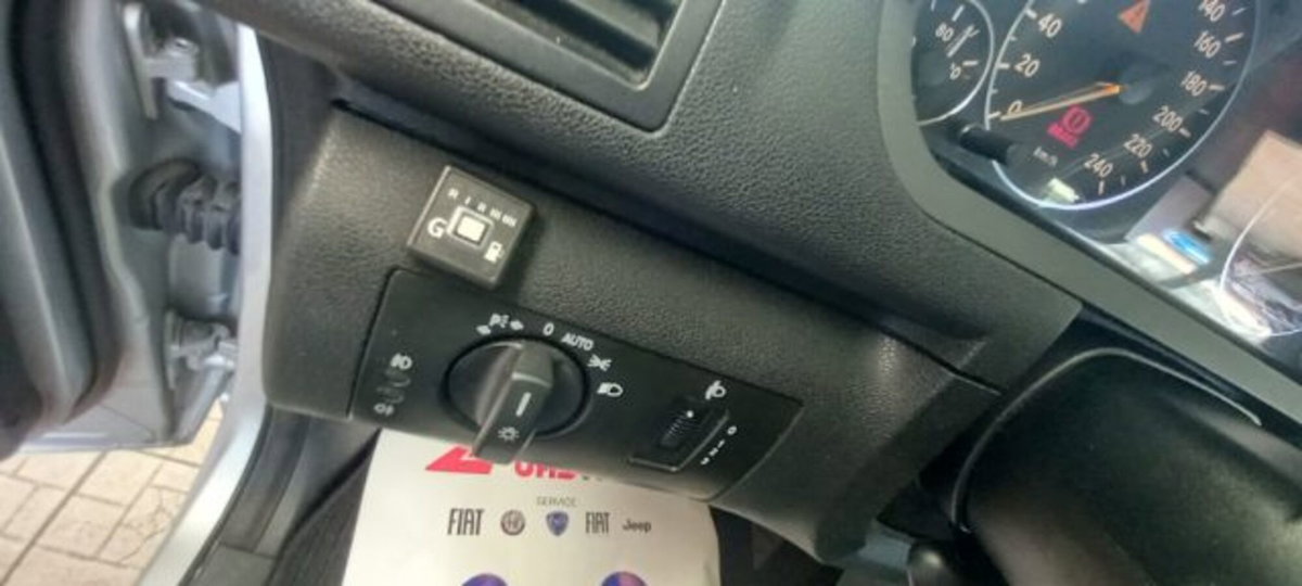 Mercedes-Benz Classe A 160 AUTOMATIC Premium (17)