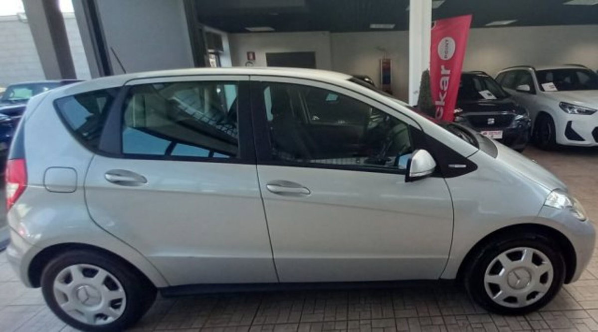 Mercedes-Benz Classe A 160 AUTOMATIC Premium (2)