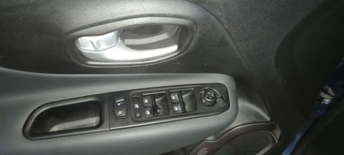 Jeep Renegade 1.5 Turbo T4 MHEV Limited (17)