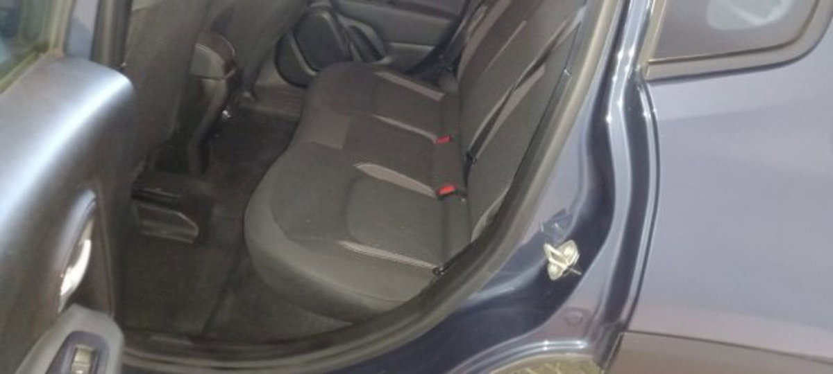 Jeep Renegade 1.5 Turbo T4 MHEV Limited (8)