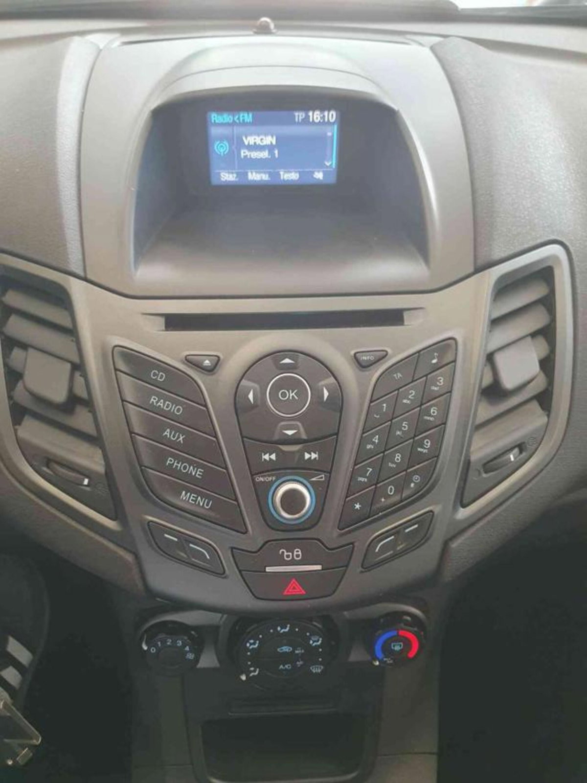Ford Fiesta 1.4 5p. Bz.- GPL Titanium (11)