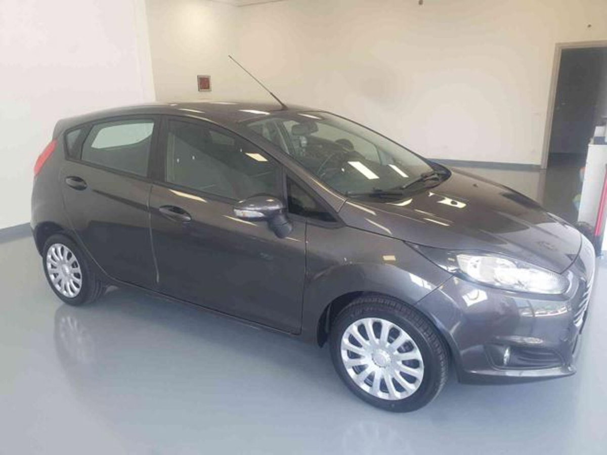 Ford Fiesta 1.4 5p. Bz.- GPL Titanium (2)