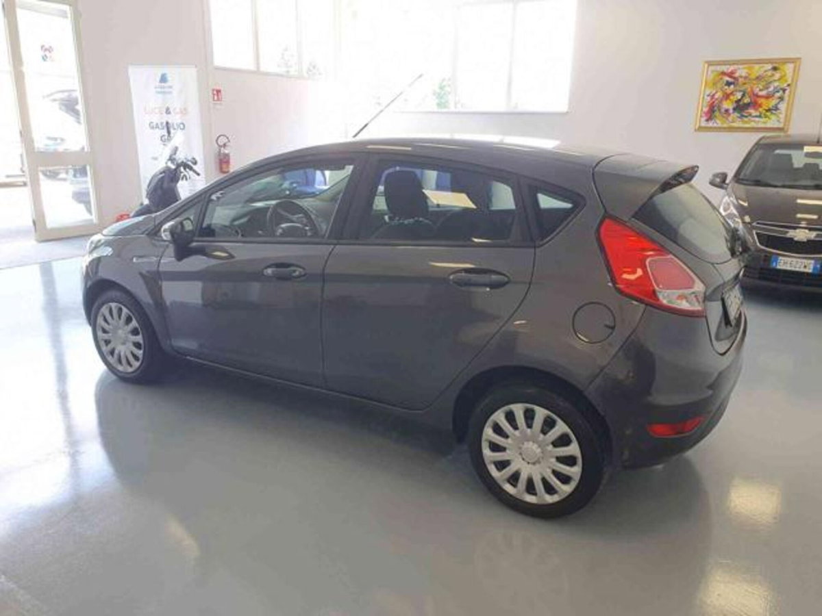 Ford Fiesta 1.4 5p. Bz.- GPL Titanium (4)