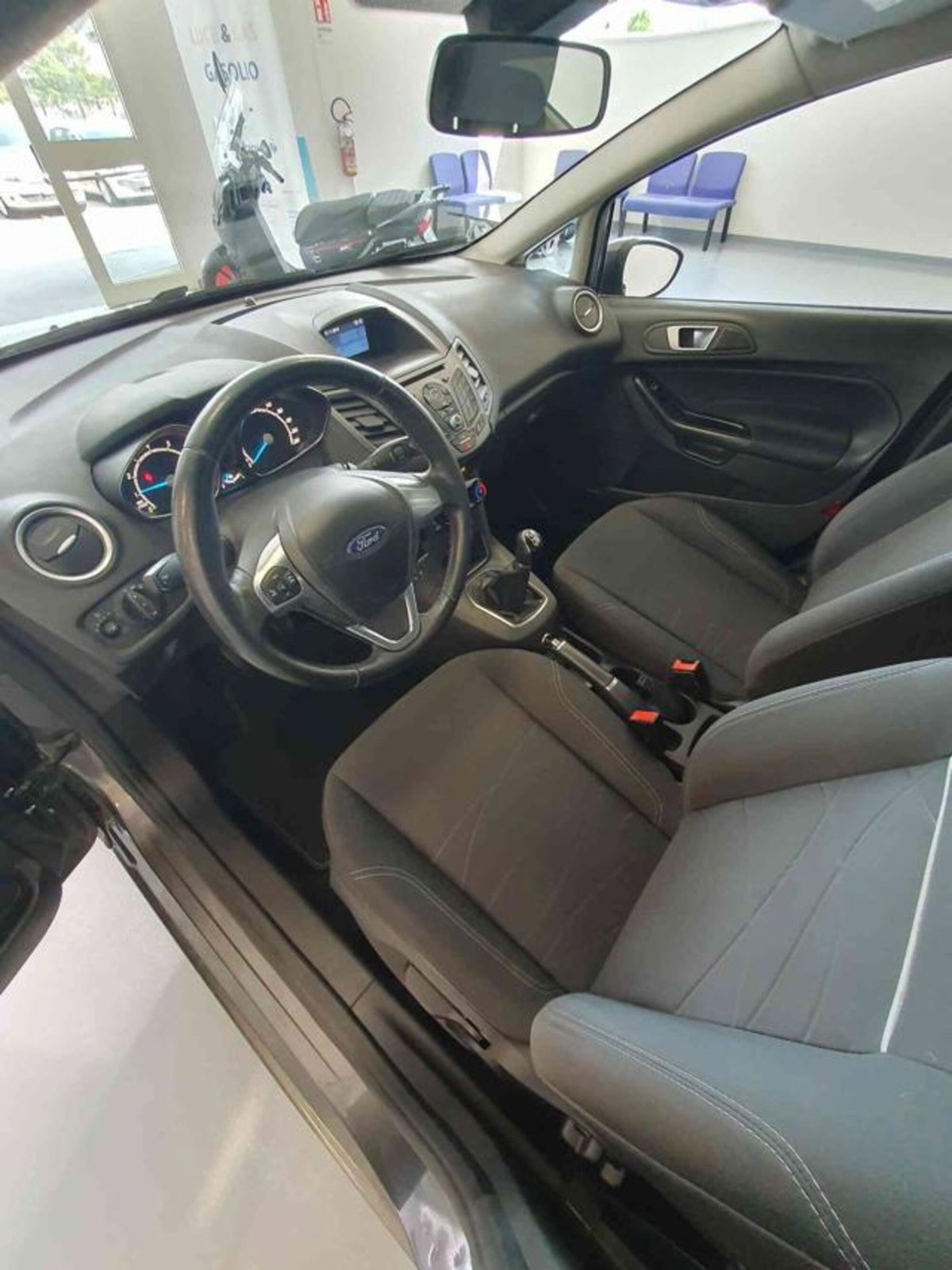 Ford Fiesta 1.4 5p. Bz.- GPL Titanium (6)