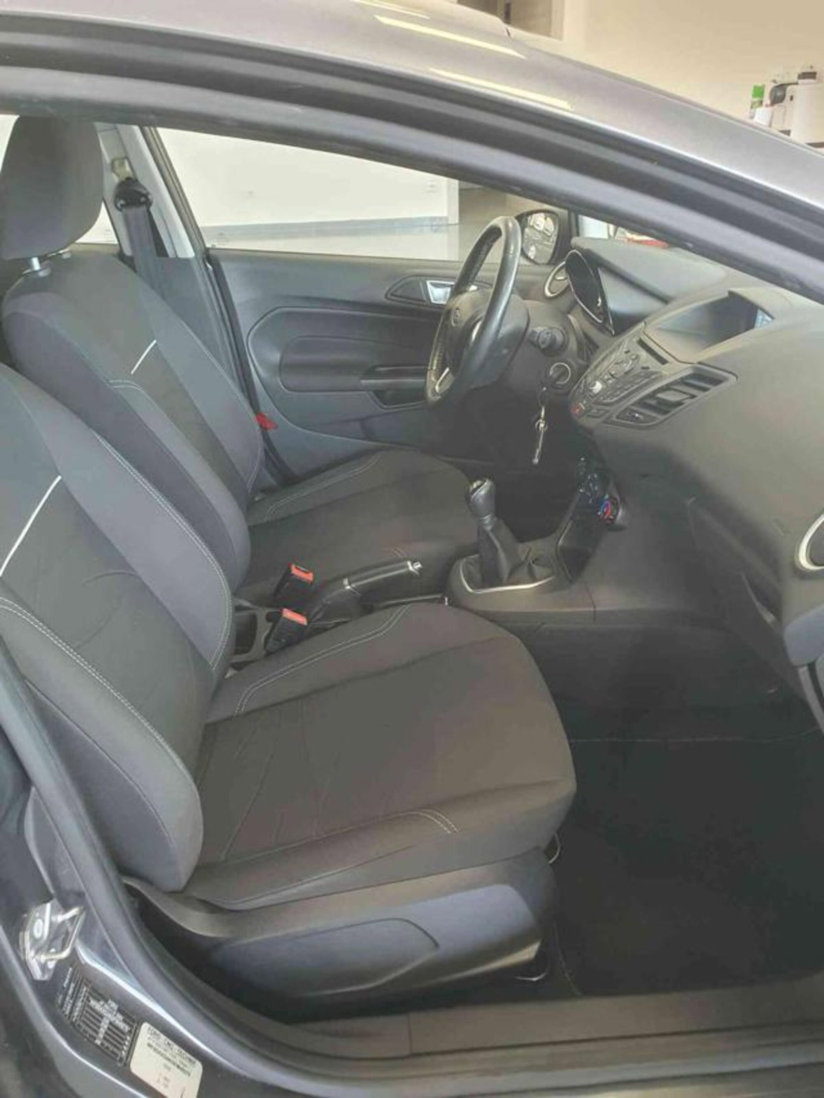 Ford Fiesta 1.4 5p. Bz.- GPL Titanium (7)