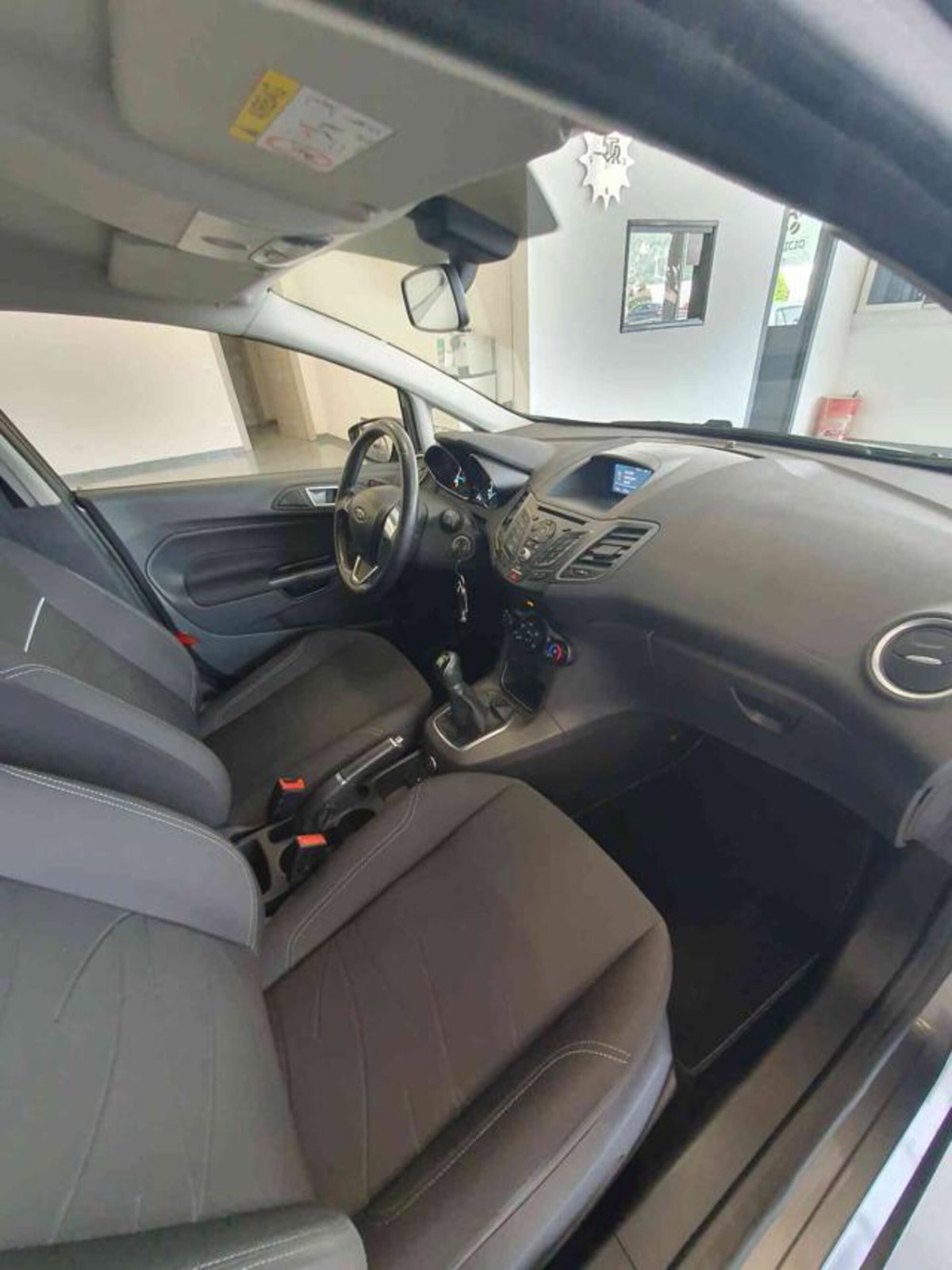 Ford Fiesta 1.4 5p. Bz.- GPL Titanium (8)