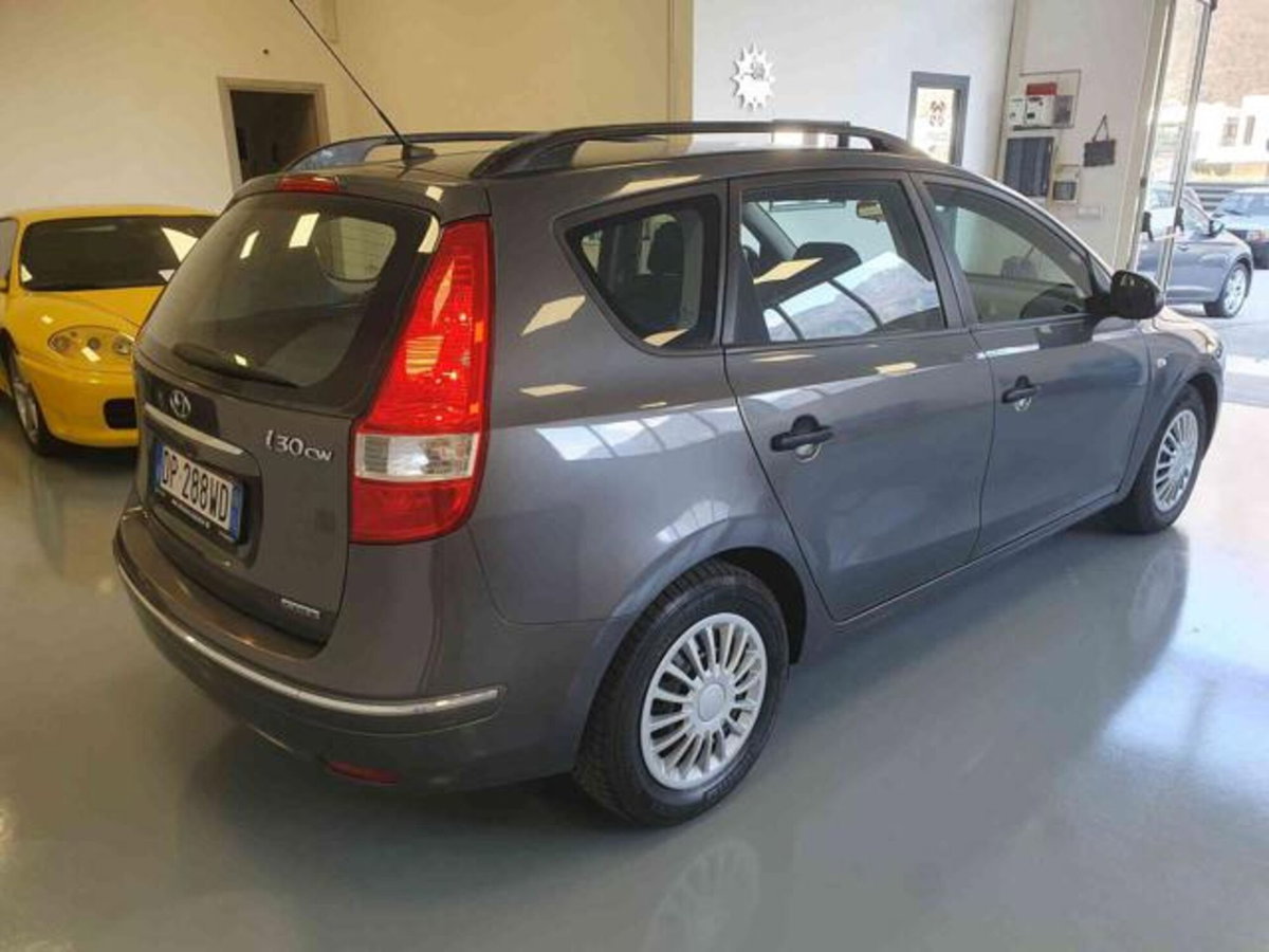 Hyundai i30 Station Wagon 1.6 CRDi VGT 16V 90CV (3)