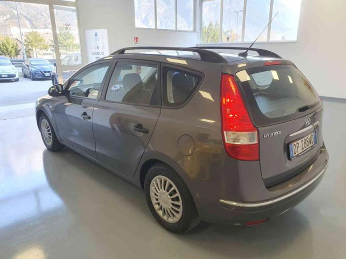 Hyundai i30 Station Wagon 1.6 CRDi VGT 16V 90CV (4)