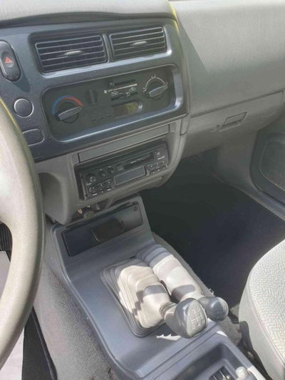 Mitsubishi L200 2.5 TDI 4WD Club Cab Pick-up GLS (6)