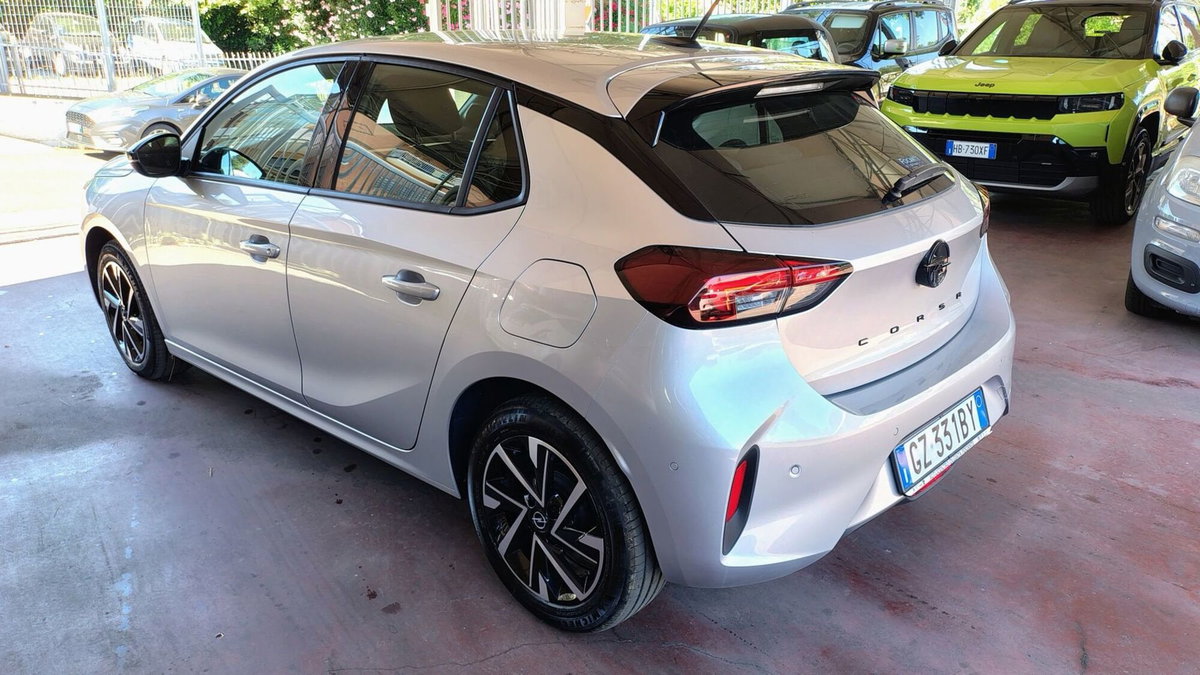 Opel Corsa 1.2 100 CV GS Line (4)