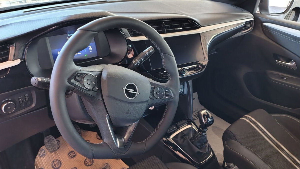 Opel Corsa 1.2 100 CV GS Line (7)