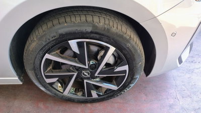 Opel Corsa 1.2 100 CV GS Line (9)