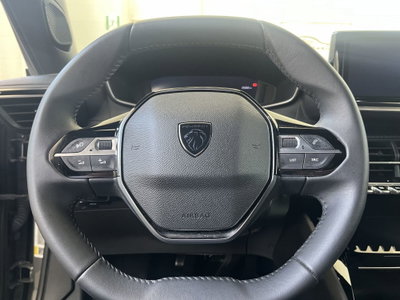 Peugeot 2008 1.2 puretech Allure s&s 100cv (9)