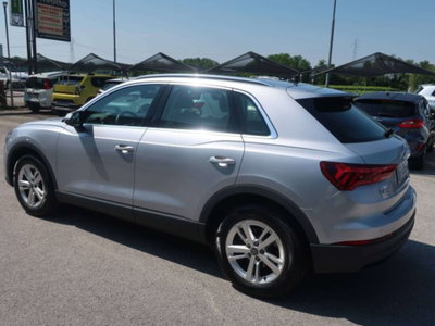 Audi Q3 35 2.0 tdi Business s-tronic (13)