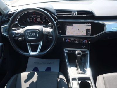 Audi Q3 35 2.0 tdi Business s-tronic (6)