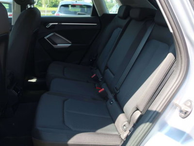 Audi Q3 35 2.0 tdi Business s-tronic (9)