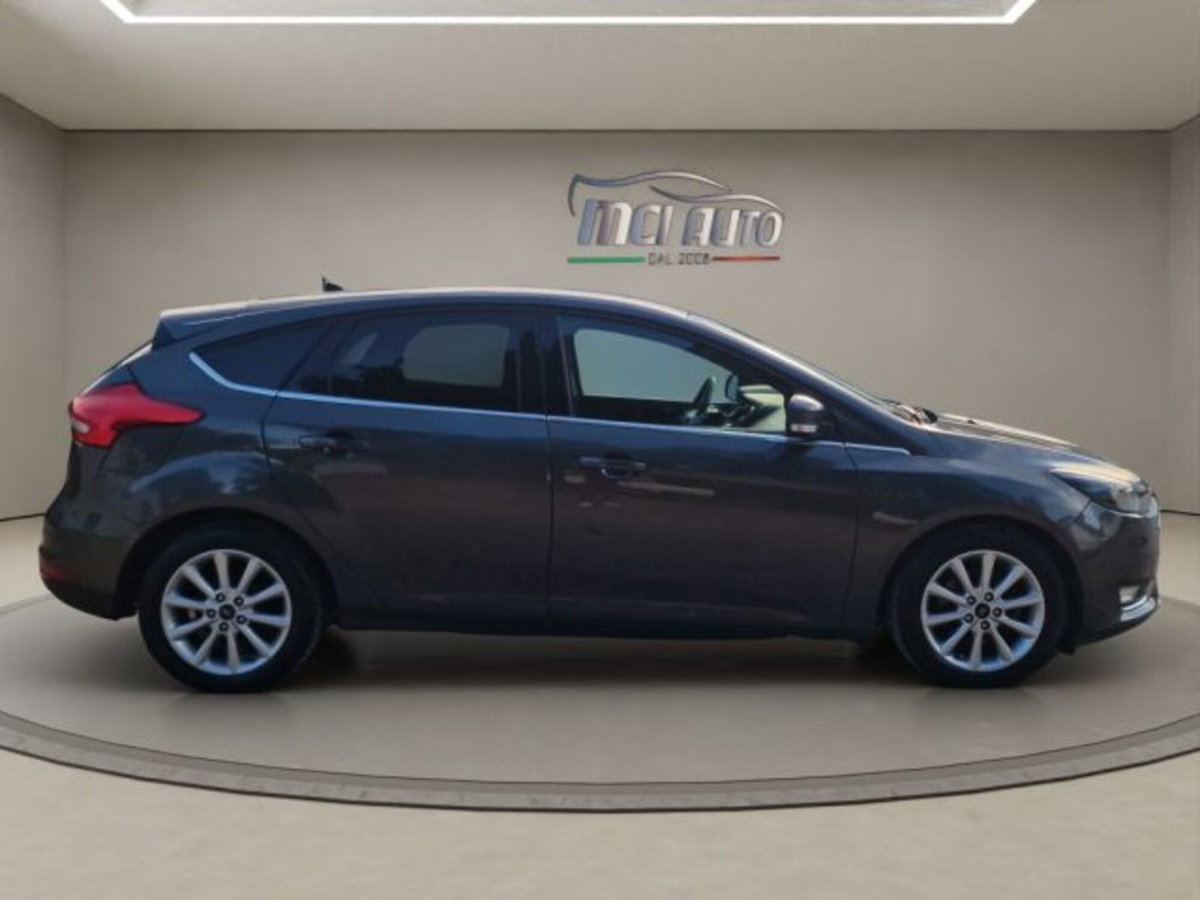 Ford Focus 1.5 TDCi 95 CV Start&Stop Titanium (6)