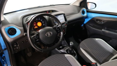 Toyota Aygo 1.0 VVT-i 72 CV 5 porte x-play (2)