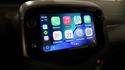 Toyota Aygo 1.0 VVT-i 72 CV 5 porte x-play (8)