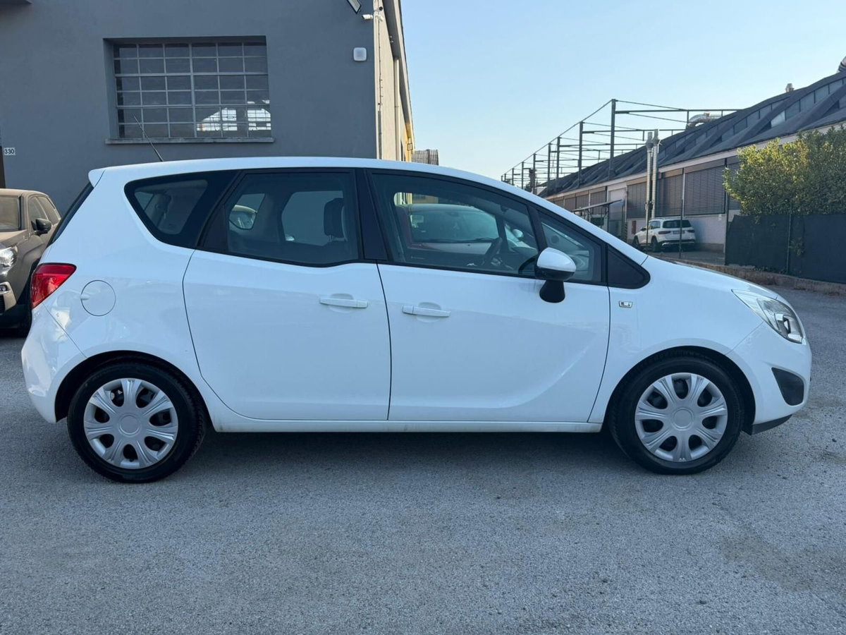 Opel Meriva 1.4 100CV Cosmo (5)