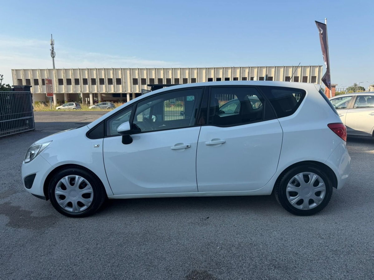 Opel Meriva 1.4 100CV Cosmo (9)