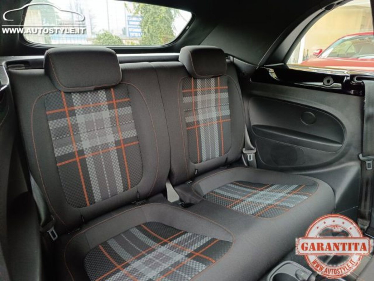 Volkswagen Maggiolino Cabrio 2.0 TDI Design BlueMotion Technology (16)