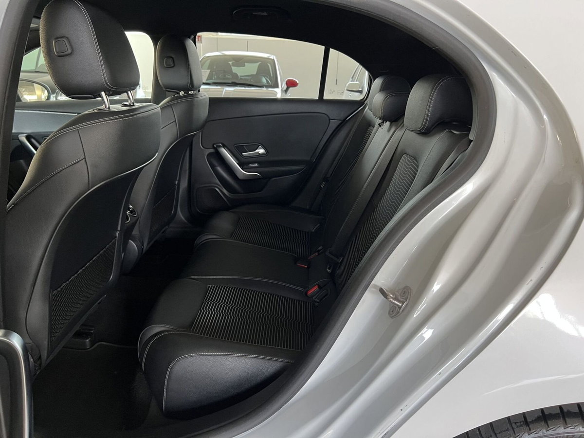 Mercedes-Benz Classe A 180 d Automatic Sport (12)