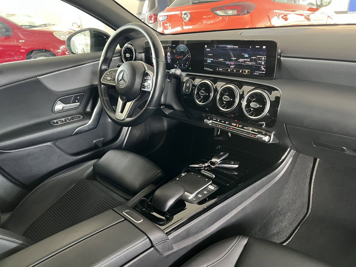 Mercedes-Benz Classe A 180 d Automatic Sport (14)