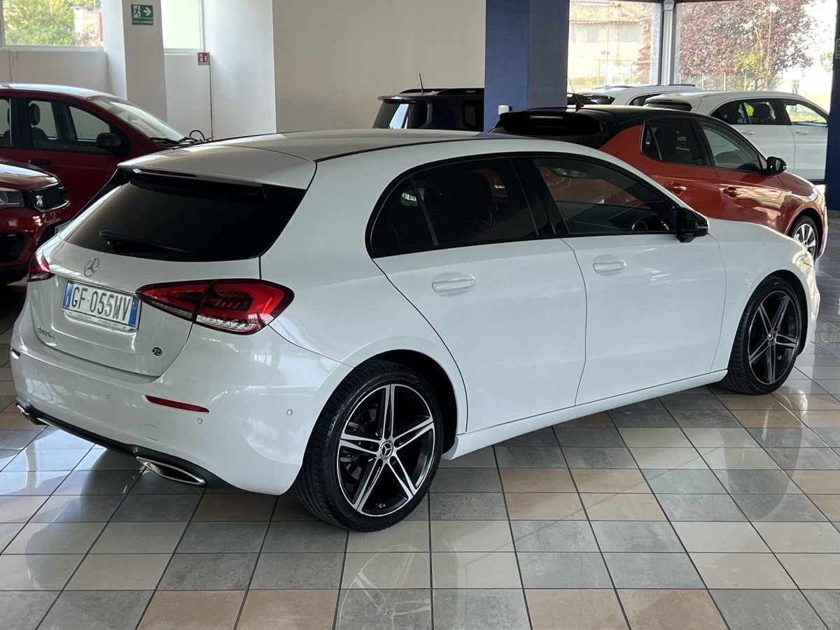 Mercedes-Benz Classe A 180 d Automatic Sport (4)