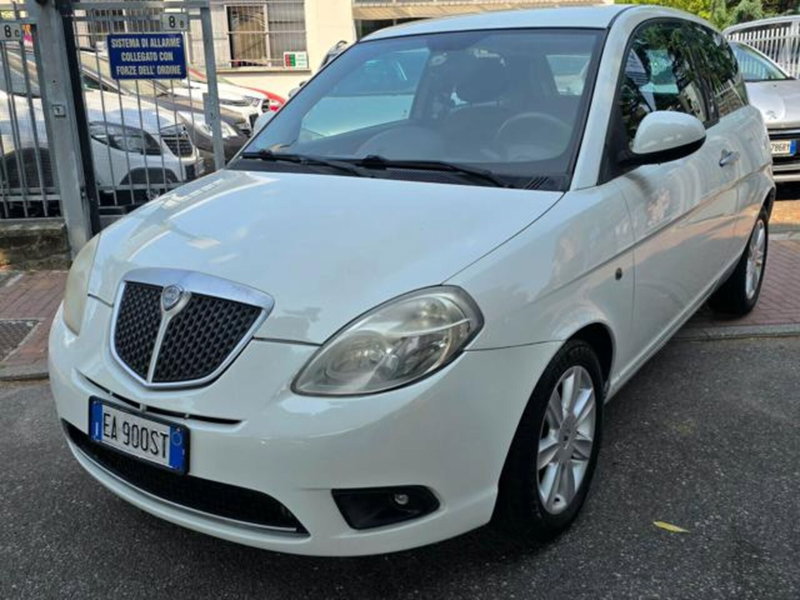 Lancia Ypsilon 1.2 Versus