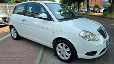 Lancia Ypsilon 1.2 Versus (10)
