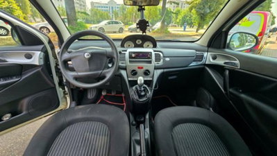 Lancia Ypsilon 1.2 Versus (15)