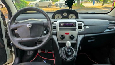 Lancia Ypsilon 1.2 Versus (16)