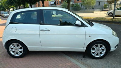 Lancia Ypsilon 1.2 Versus (9)