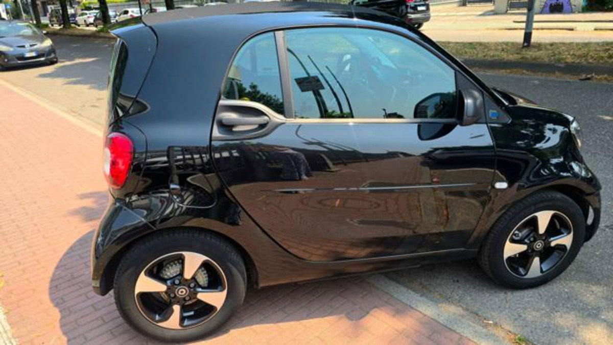 smart Fortwo EQ Parisblue (22kW) (8)