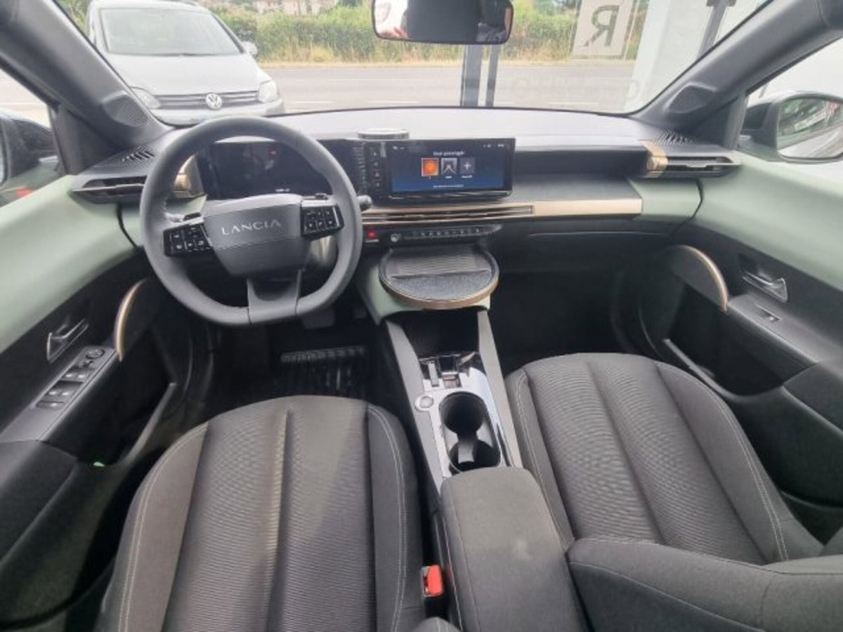 Lancia Ypsilon 1.2 mhev Edizione Cassina e-dct (12)