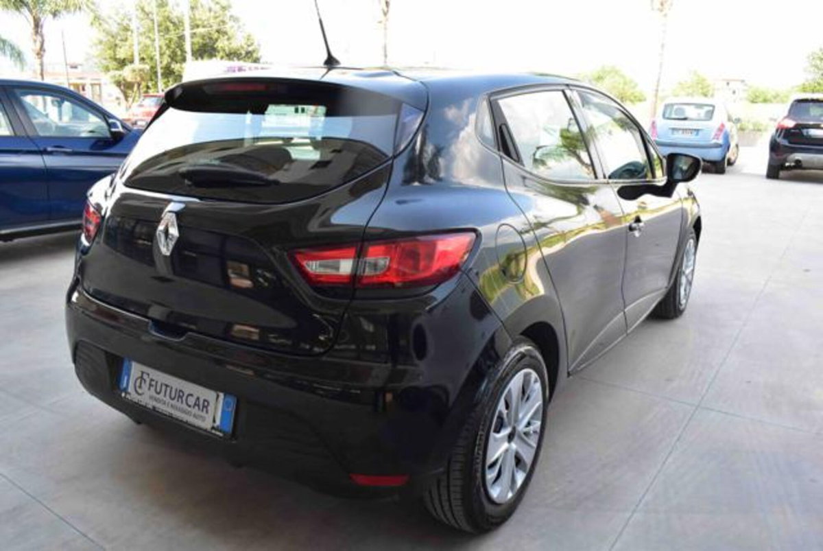 Renault Clio 1.5 dCi 8V 75CV 5 porte Live (13)